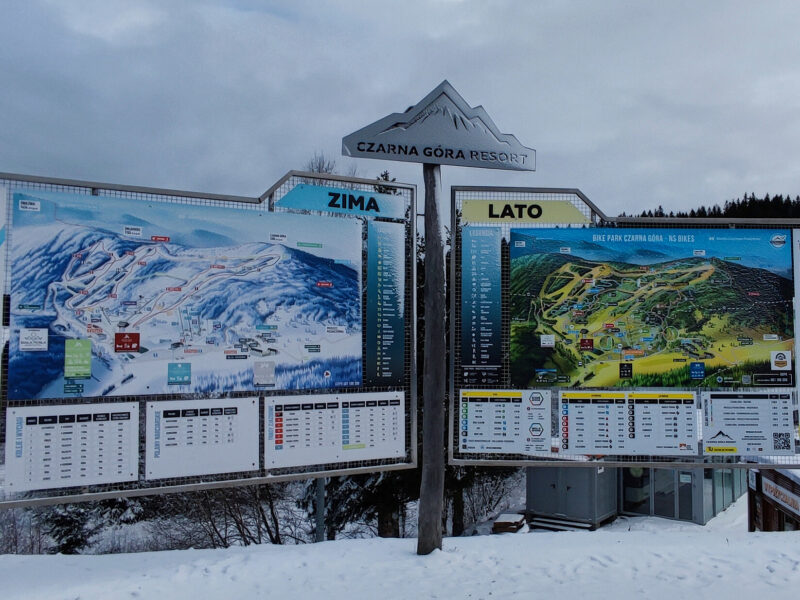 Mapa tras Czarna Góra Resort z planami stoku zimowego i letniego